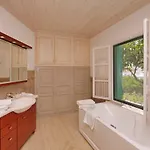 Ferienhaus Spring Bliss Garden House
