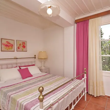 Spring Bliss Garden House *